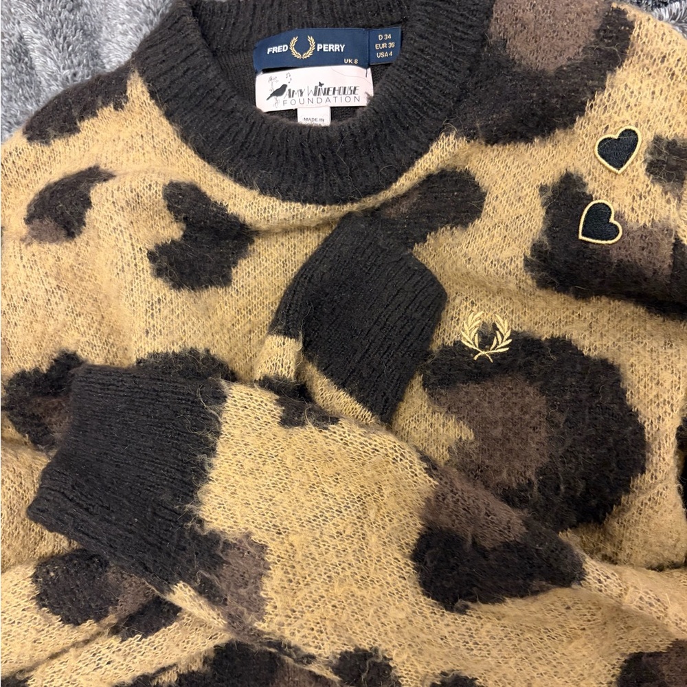 Fred Perry X Amy Winehouse Leopard sweater - Picture 6 of 8